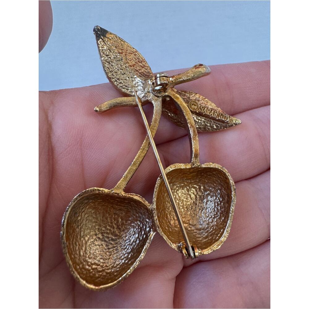Vintage Sarah Coventry Gold Tone Cherries Brooch Womens Jewelry Cherry - Picture 3 of 5